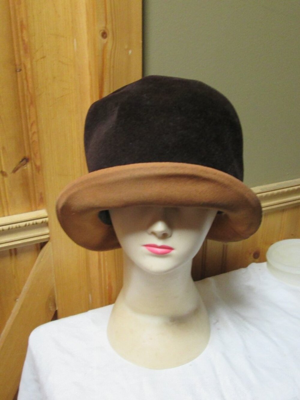Vtg glam union md Velour Up rim glam hat 22.5 in Brown Velour Mustard brown trim